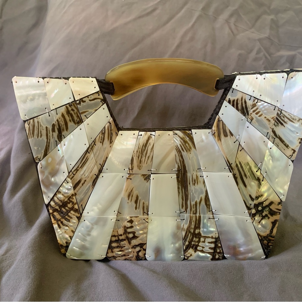 Chic Shell Pattern Women's Clutch